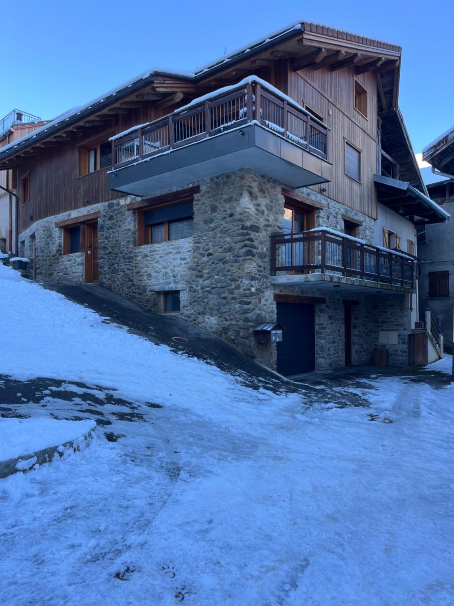 Maison De Village Au Pied Des 3 Vallees Villarlurin Екстериор снимка